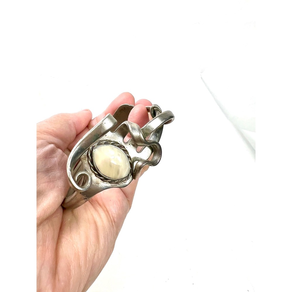 Vintage Brutalist Silver Tone Hinged Cuff Bracelet White Cabochon Stone 6.75in